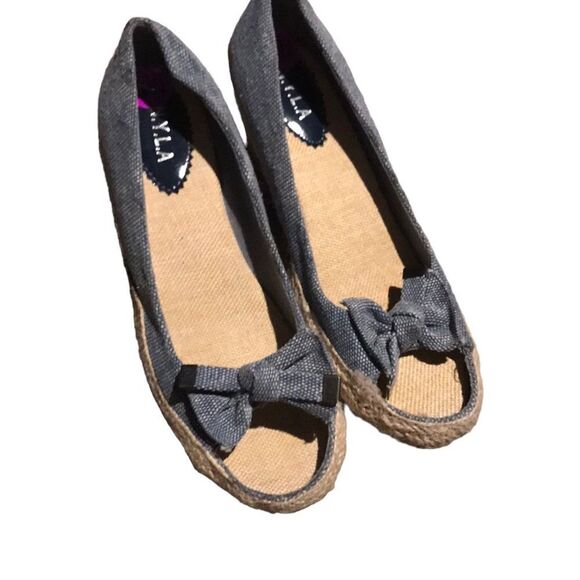 NYLA denim wedge excellent condition  size 8.5 peep toe denim wedges - Picture 2 of 4